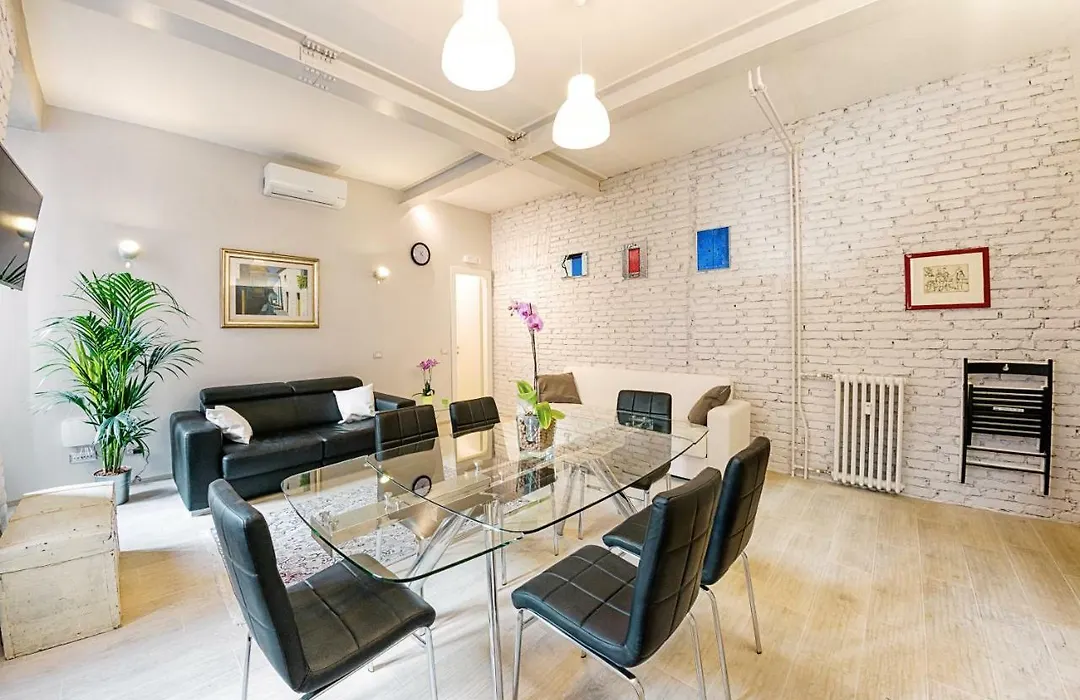 Modern Apartment Near Colosseum-1
