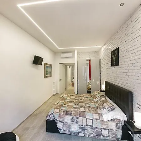 Modern Apartment Near Colosseum-3