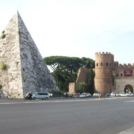 Modern Apartment Near Colosseum-3